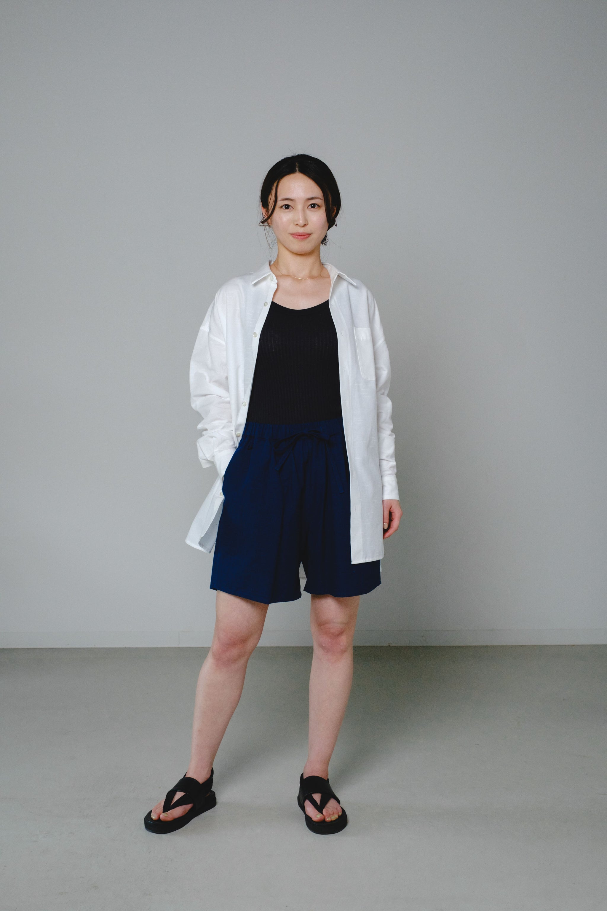 bluelea ショートパンツ　XS IKI LUCA】冒険と日常を彩る旅する藍染めショートパンツ | JAPAN BLUE